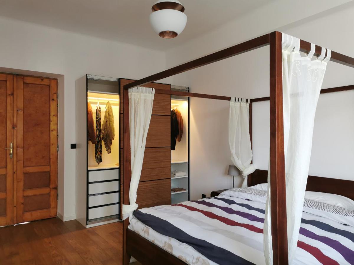 Designer Apartment 110M2 With King Size Beds & Equipped Kitchen Krakow Luaran gambar